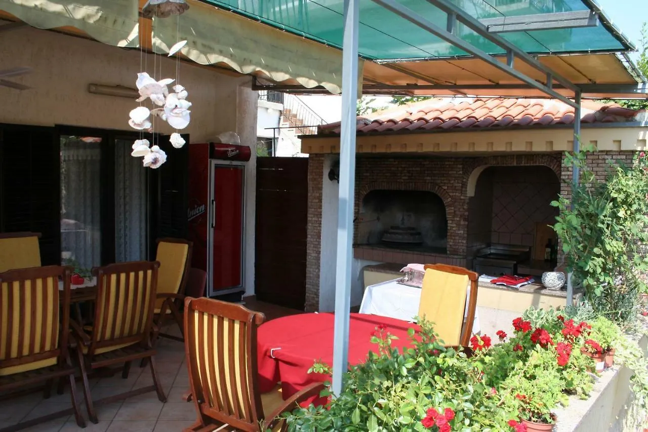 Apartments Jann Krk Town 0*,